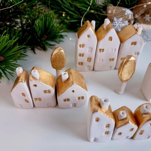 Ceramiczny domek "Złoty Daszek - Jasny 6"