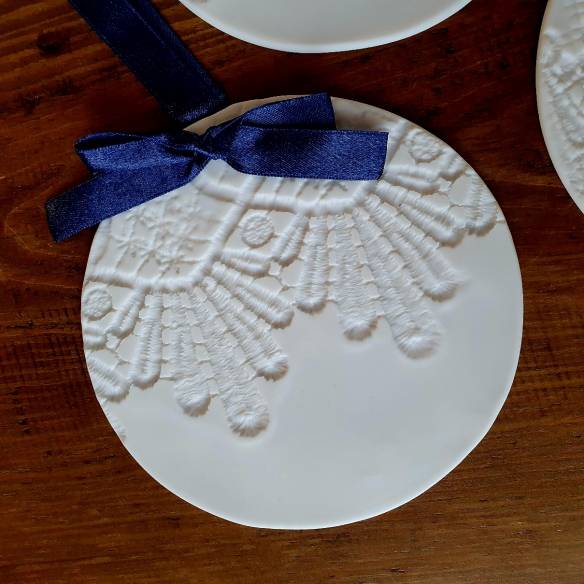 Porcelanowy zestaw zawieszek "Granatowe"