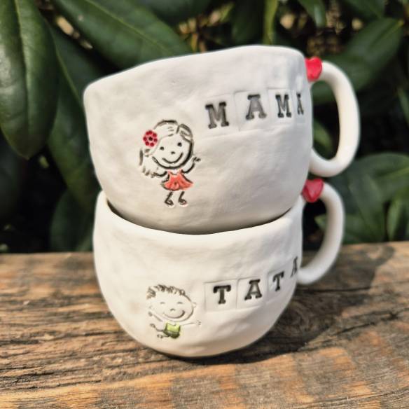 Porcelanowy zestaw kubeczków "Mama i Tata" z serduszkiem na uszku