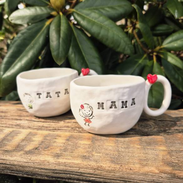Porcelanowy zestaw kubeczków "Mama i Tata" z serduszkiem na uszku
